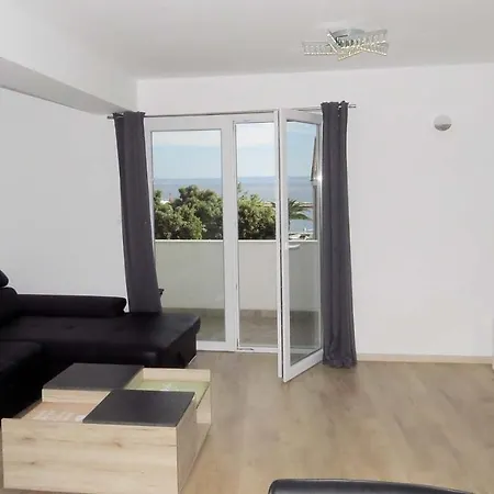 Apartment Penthaus N&m Baska Voda