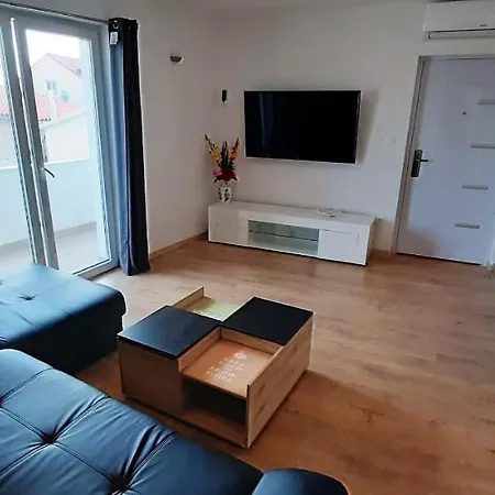 Penthaus N&m Apartman Baska Voda
